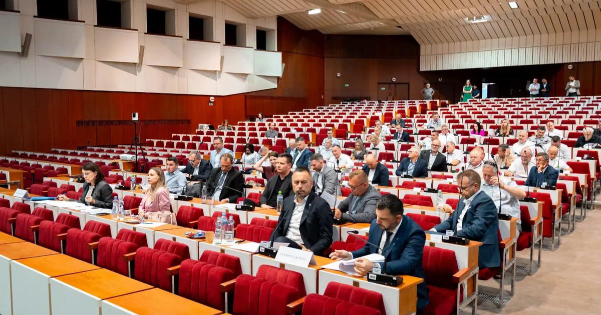 V zastupitelstve Kosickeho samospravneho kraja sa posilnia poslanci menia sa hranice obvodov