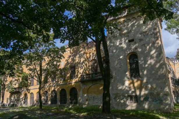 Velky obrat v pribehu Kastiela Radvanskych Mesto vypovedalo najomcu a ma odvazne plany
