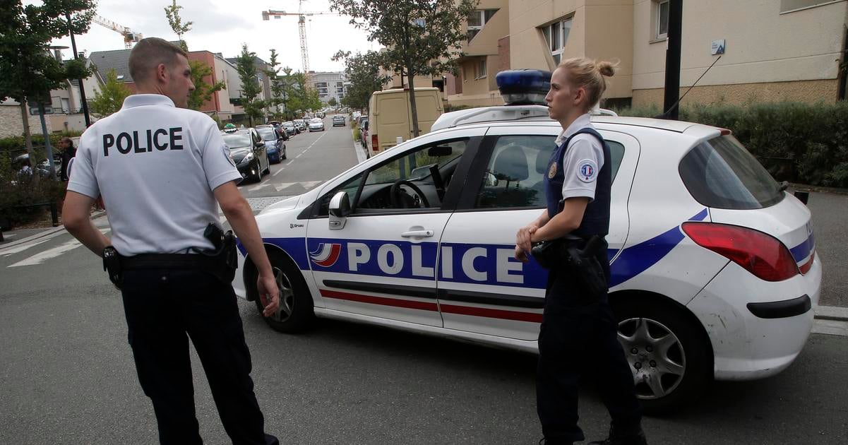Vo Francuzsku presetruju samovrazdu mladika po udajnom rasistickom prenasledovani