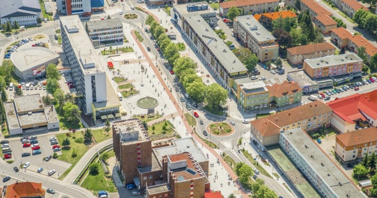 Vo Vranove nad Toplou prebieha oprava namestia pred Domom kultury v hodnote viac ako 200t isic eur
