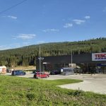 Znamy obchodny retezec postavi v Zakamenne stvrty supermarket a rozhoduje sa medzi dvoma pozemkami