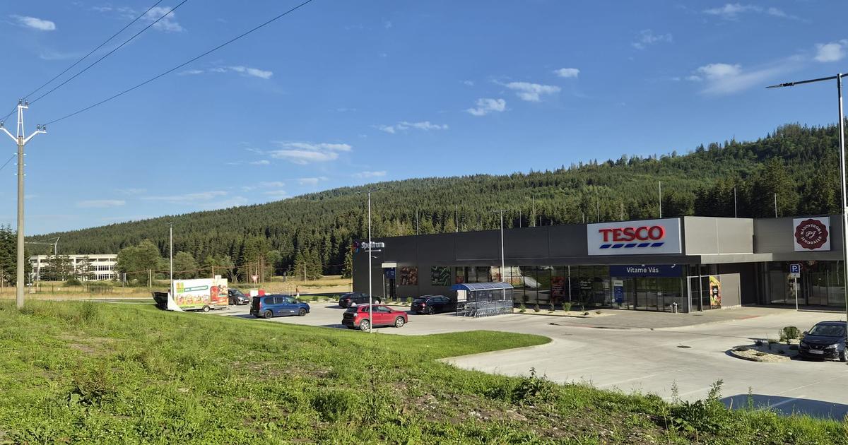 Znamy obchodny retezec postavi v Zakamenne stvrty supermarket a rozhoduje sa medzi dvoma pozemkami