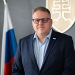 ze ma chce raz zalovat osobne utoky niesu bezne ficov argument o setreni je nezmysel rozhovor