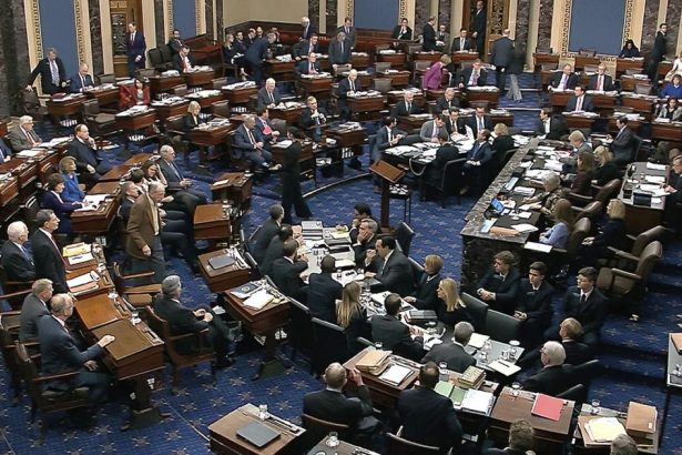 Americky Senat schvalil kratkodobe financovanie uradov aby predisiel uzatvoreniu pred volbami do Kongresu