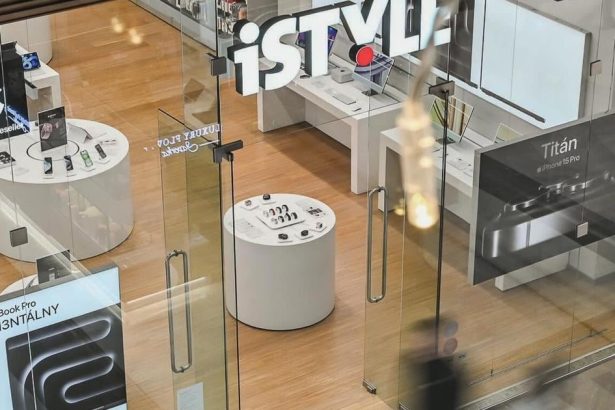 Apple ako lakadlo na Slovensku nefunguje Firma prevzala konkurenta ale prebera aj jeho dlhy