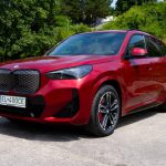 BMW iX1 dokaze zaujatie aj fanusikov spalovacich motorov svojimi riesenimi test