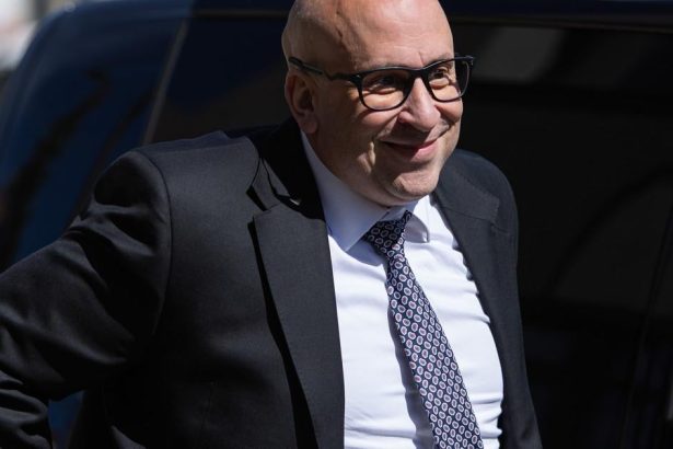 Minister Rz a zeleznice podpsali zmluvu o dokumentcii obnovy Hlavnej stanice v Bratislave