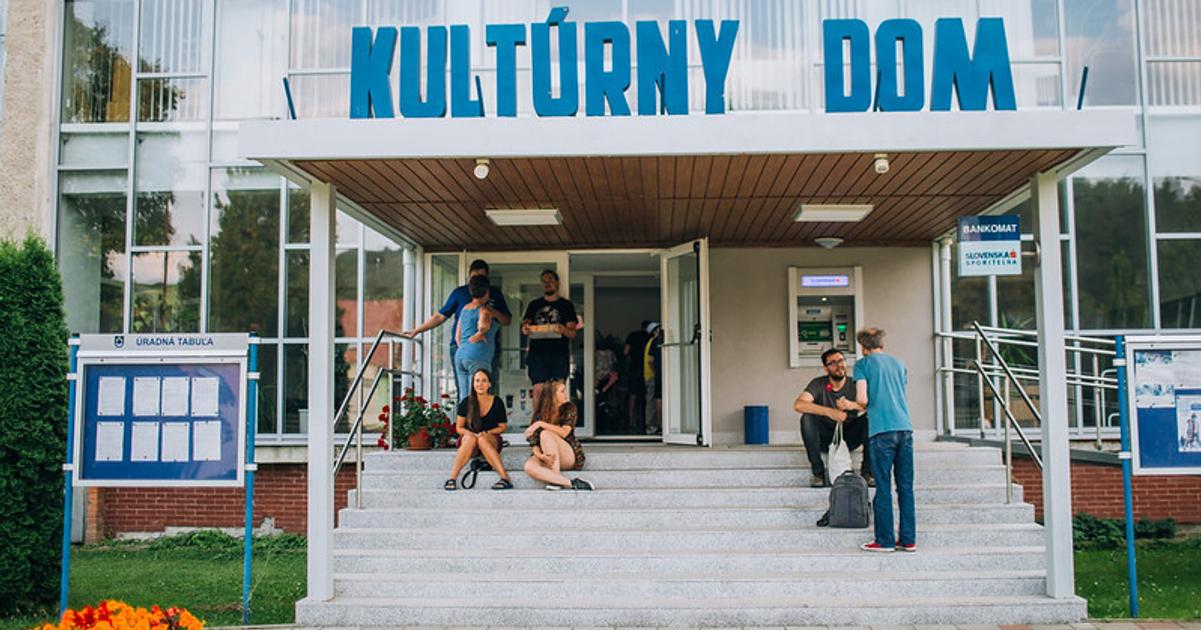 Na Oravu prichadza filmovy autobus Ozivi stare kina premietat bude aj v byvalych kupeloch