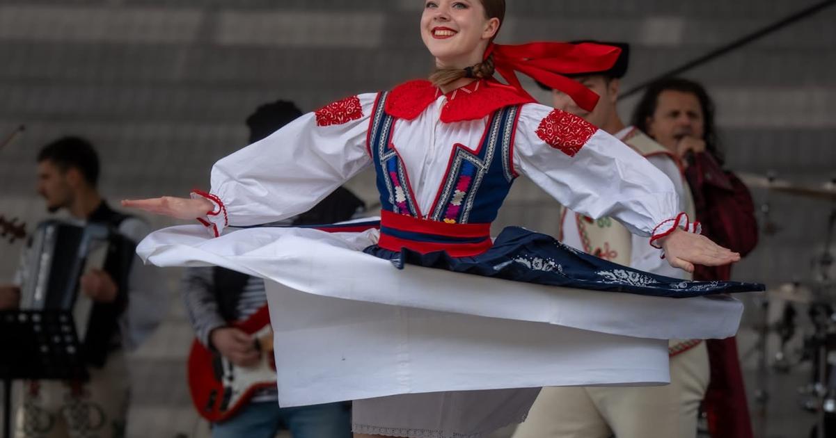 Nielen pre par nadsencov je folklor aj zivobytim vacsina mladych tancuje pre radost hovori folkloristka