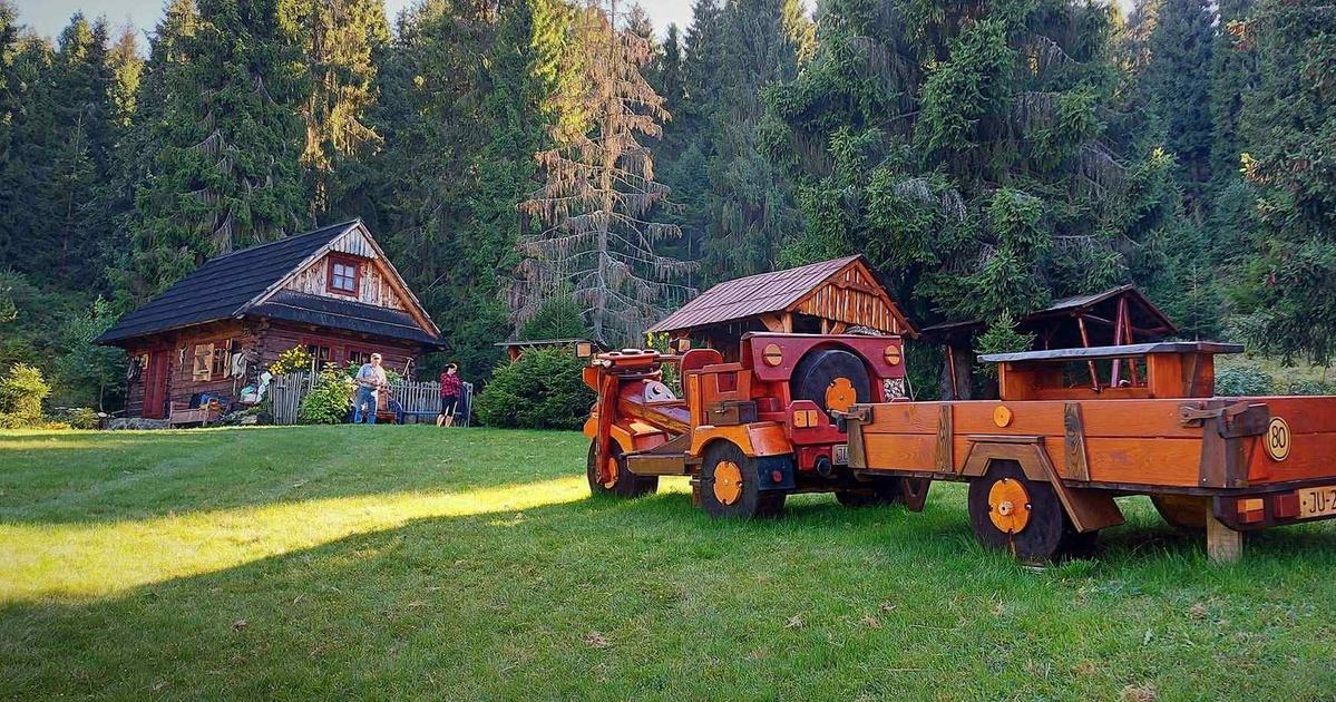 Postavil rozpravkovu pernikovou chalupku Rezbar z Oravy pritom povodne uvazoval o maringotke