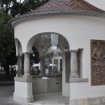 Preglejka z Urbanovej veze zmizla Sklenene dvere museli po prasknuti zamku a vetre vyrobit nanovo