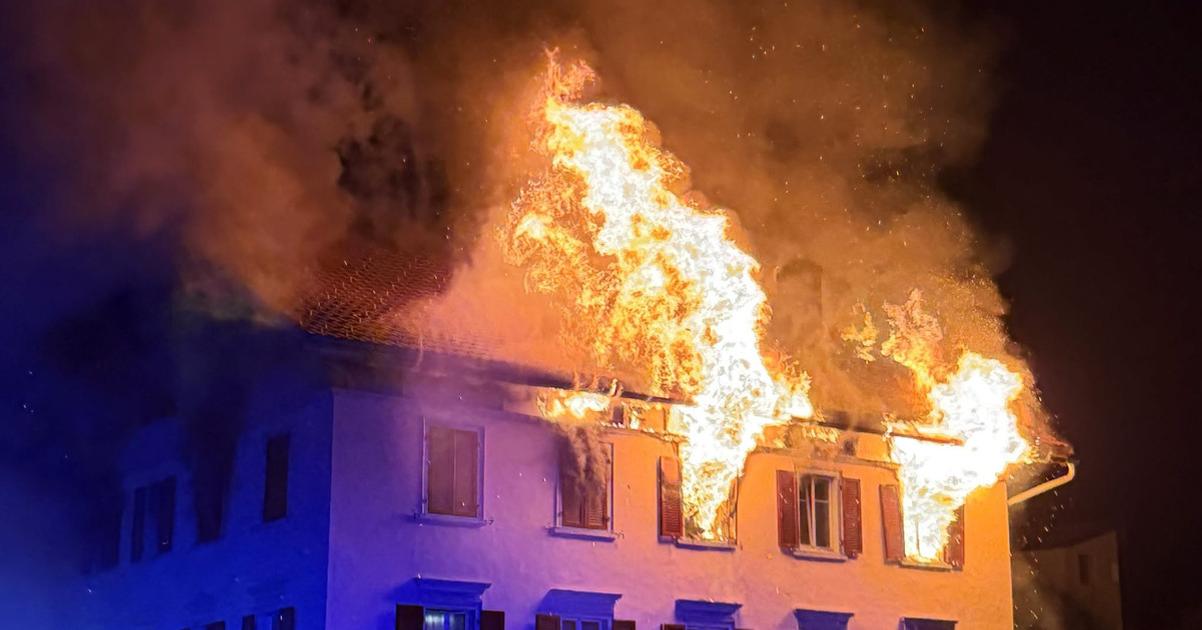 Pri poziari v bytovom dome v svajciarskom meste Thusis prisli o zivot dvaja ludia