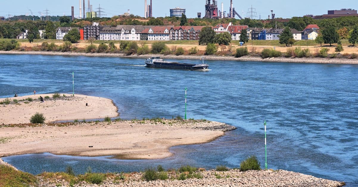 Ryn klesol na rekordne nizku uroven poskoduju to priemyselnu vyrobu
