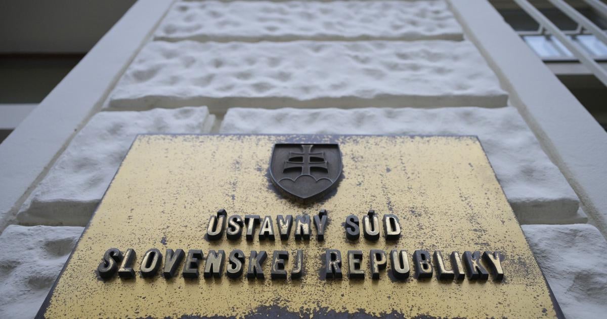 Ustavny sud predlozil Eurpskemu sudnemu dvoru prejudicialnu otazku tykajcu sa manzelstiev osob rovnakeho pohlavia
