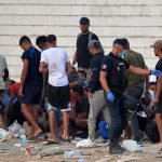 V Ceute po 80 tisicovom navale zostali tisice migrantov Sanchez az teraz meni pristup k riadeniu krizy