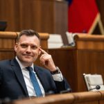 Vlastnictvo a sprava lesov v styroch narodnych parkoch prechadza plne pod narodny parky