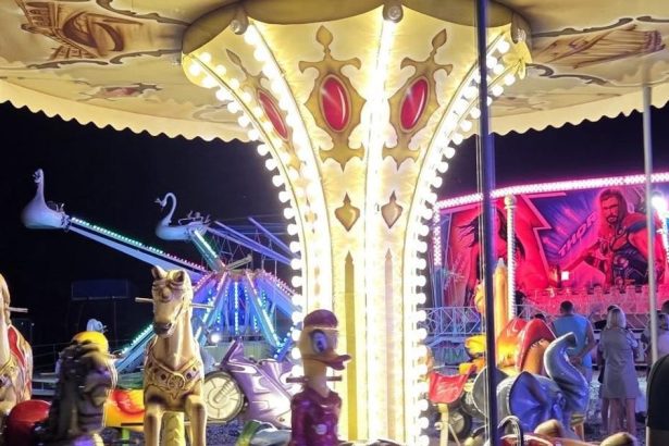 Z kolotoca pocas jazdy vypadli deti zachranari museli zasahovat