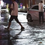 okolie tokia postihli privalove dazde a povodne najmenej jedna osoba prisla o zivot