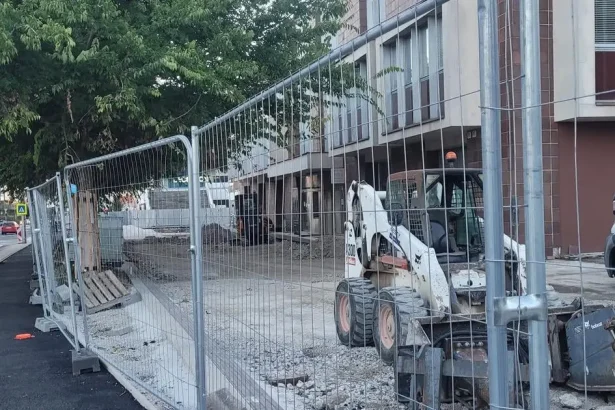 Asfalt v centre nahradí dlažba, archeológovia sú späť