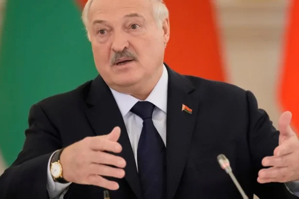 Bieloruský líder Alexandr Lukašenko udelil milosť pätnástim väzňom