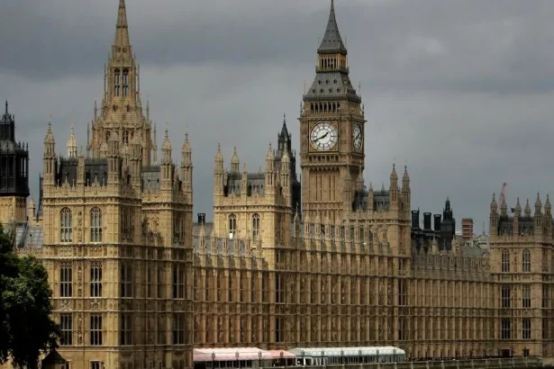 Británia predkladá Fínsku ponuku na posilnenie spolupráce