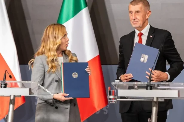 Český premiér Babiš a talianska vláda rokovali o migrácii