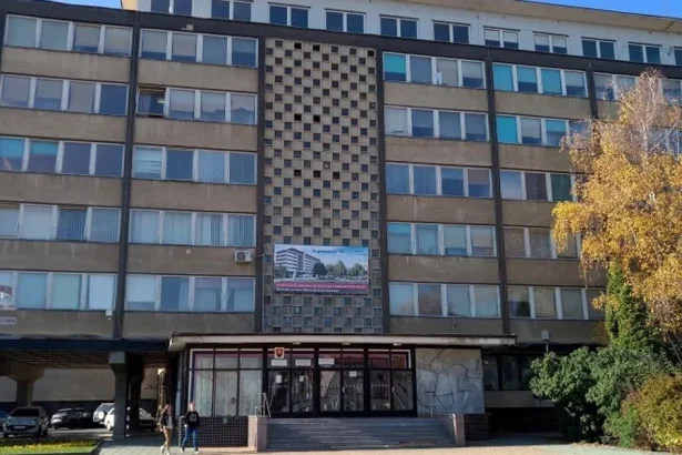 Čo bude so sídlom Okresného úradu v Lučenci? Rezort rokuje s mestom o možnostiach