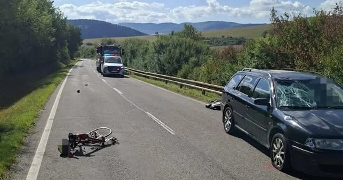 Cyklista zomrel po zrážke s autom v okrese Bardejov, cesta je neprejazdná