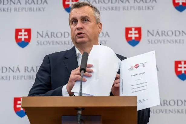 Danko ďalej chce odvolať Tarabu, predčasné voľby nazval fórom