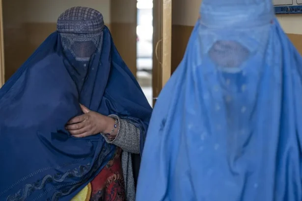 Desiatky krajín vyzvali Taliban, aby rešpektoval práva žien