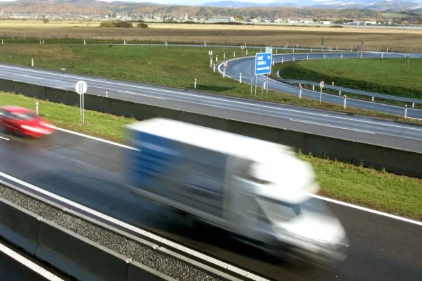 Diaľničiari začnú opravovať R1 pri Zvolene, vodičov čakajú obmedzenia