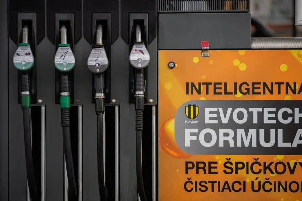Ficov strop palivo nezlacní, pumpár upozorňuje na nízke marže