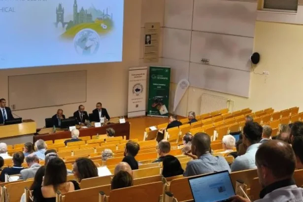 Geografi sa zišli na kongrese Geografia v meniacom sa svete na UPJŠ v Košiciach