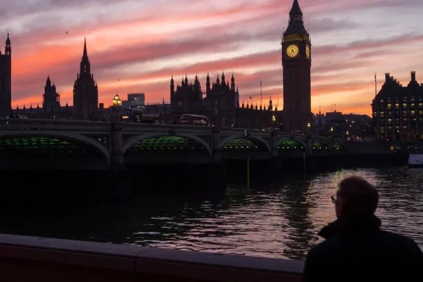 Inflácia v britskom maloobchode v septembri spomalila