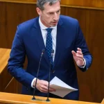 KDH ostro kritizuje najnovšie vládne návrhy, podľa opozície ohrozujú občanov