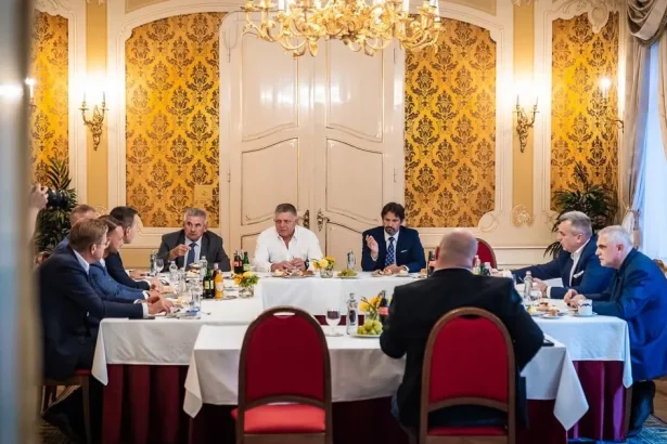 Koalícia sa zmieta vo vzájomných hrozbách, čaká ju vyrovnaný rozpočet