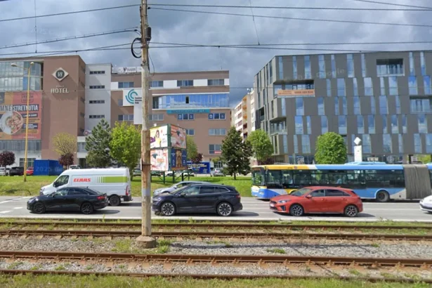 Leniví a zima ráno. Parkovací trik oceliarov nahneval majiteľov košického hotela
