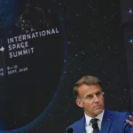 Macron chce európsky program pilotovaných vesmírnych letov