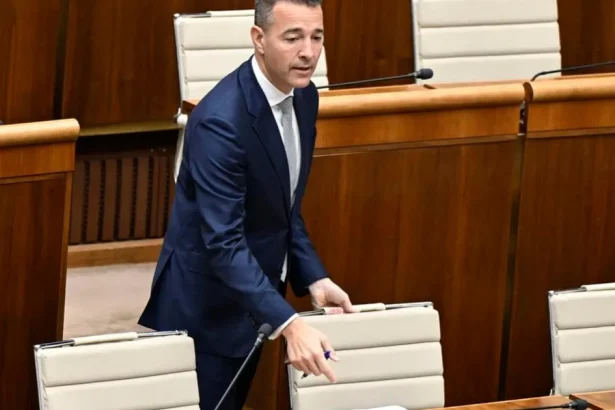 Minister Drucker sa predstavil poslancom v parlamente