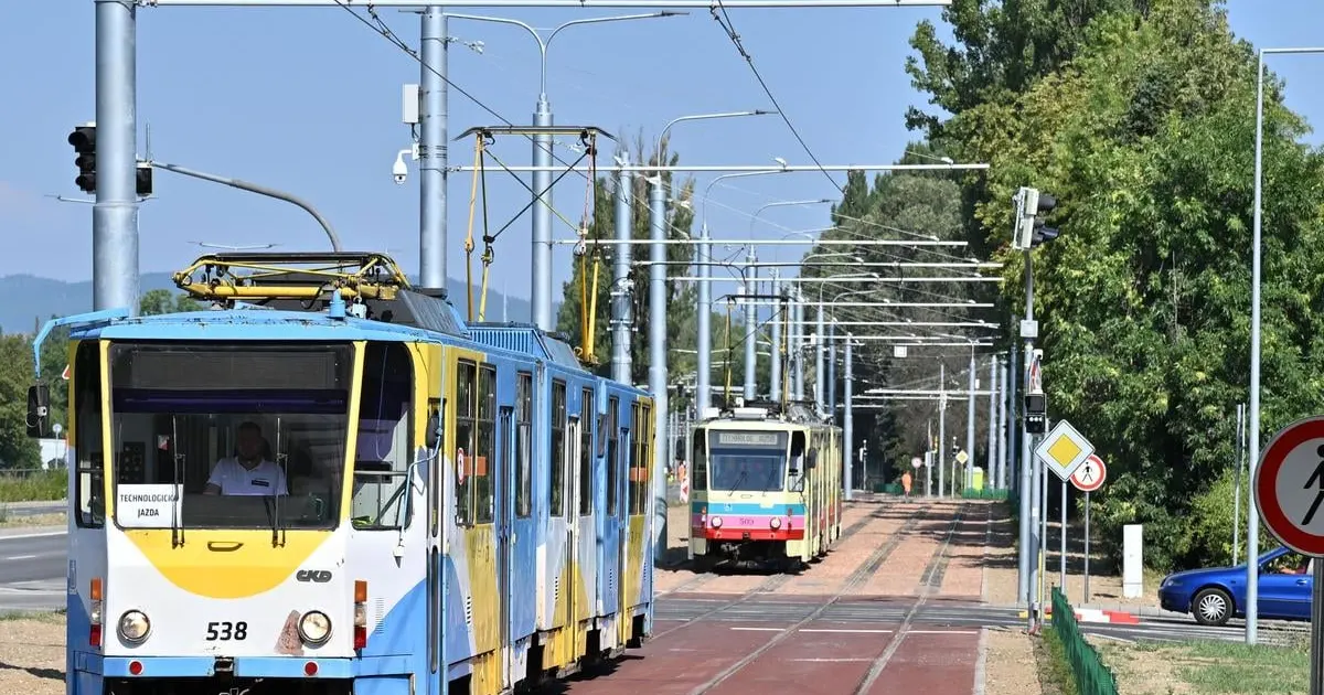 Modernizovaná trať na Jazere má kolaudáciu, električky začnú jazdiť od októbra.