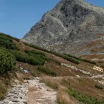 Na Kriváň tri dni nevstúpite, pod vrcholom hrozí uvoľnenie skál