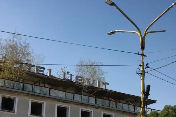Na východ od raja, odkiaľ by Šimečka hneď odišiel. V Čiernej nad Tisou cítiť socializmus