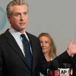 Oblúbený kalifornský guvernér z radov demokratov