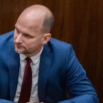 Opozícia kritizuje opakované presúvanie termínu