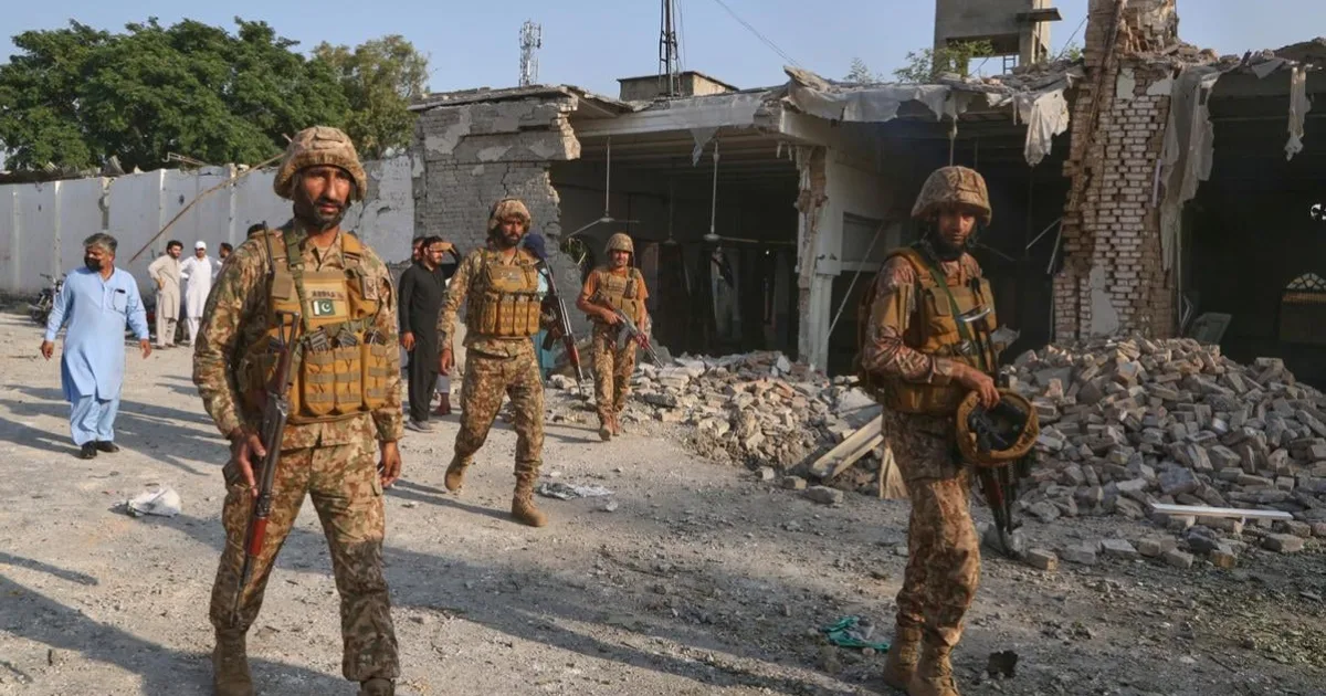 Pakistanské sily vyslobodili rukojemníkov zadržiavaných militantmi