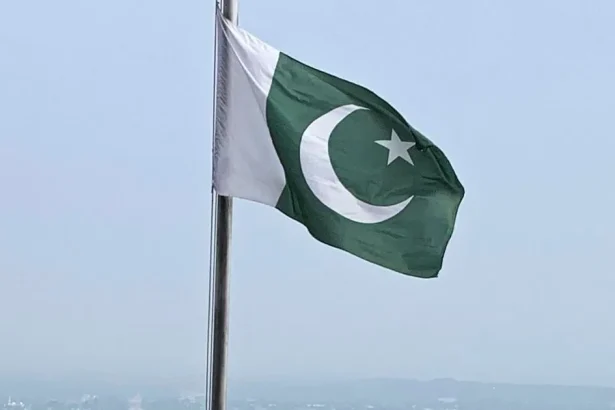 Pakistanské úrady zablokovali Islamabad pred plánovaným protestom na podporu Chána