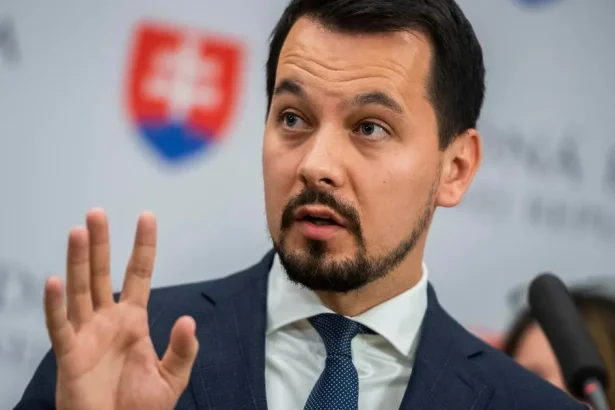 Parlament schválil nové pravidlá pre svoju činnosť