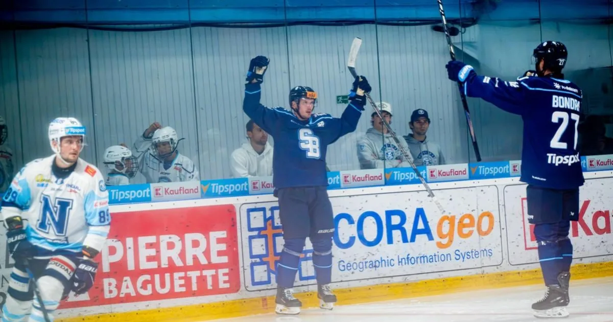 Päste, tresty a hučiaca aréna: Slovan vyhral u majstra, Nitra vypískala Bučeka