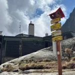 Peter Švec zostáva na čele klubu turistov. Nič sa nemení ani pri tatranských chatách.