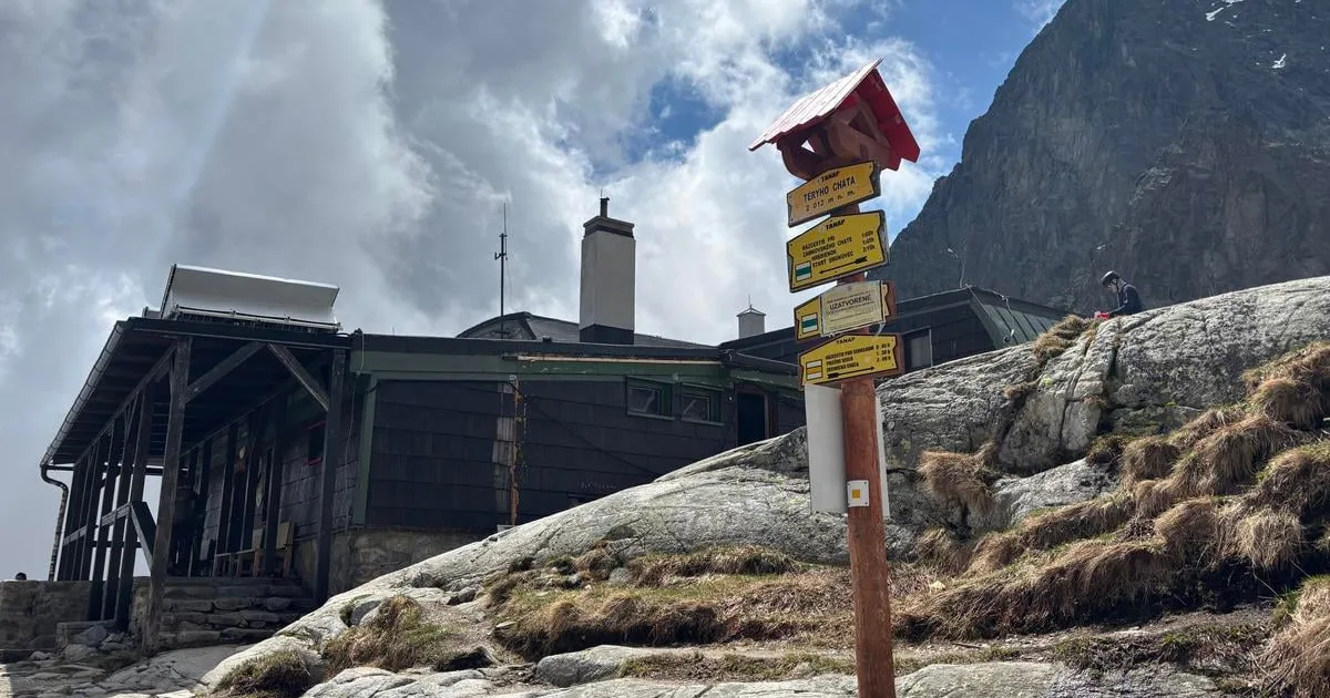 Peter Švec zostáva na čele klubu turistov. Nič sa nemení ani pri tatranských chatách.